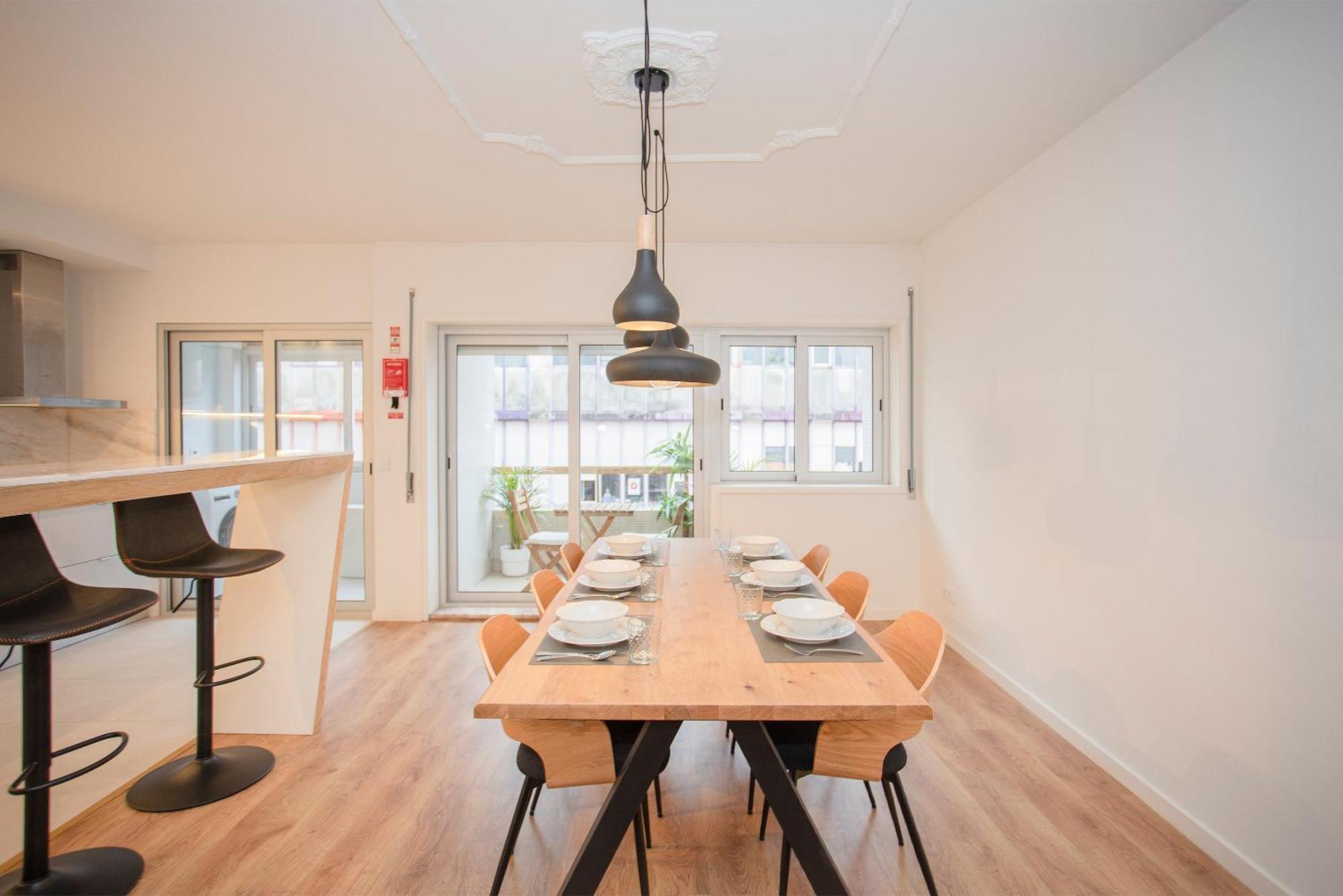 Liiiving In - Modern Design